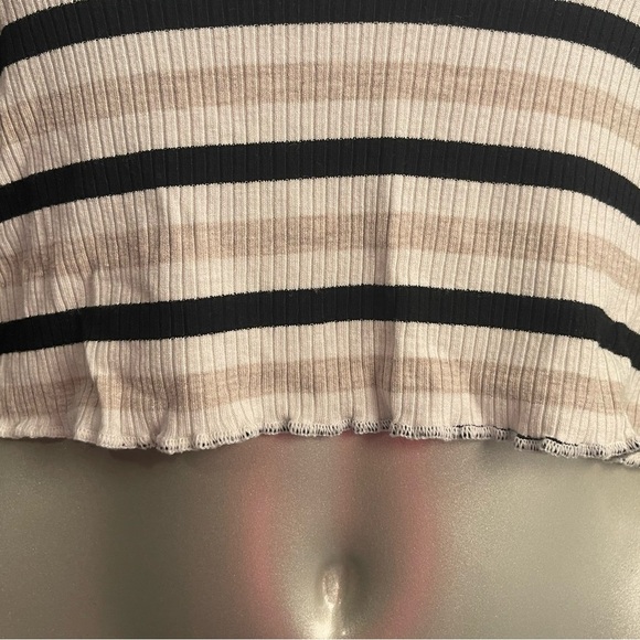 Striped Black, Cream & Tan Cropped Top Sz. Small - Picture 4 of 8